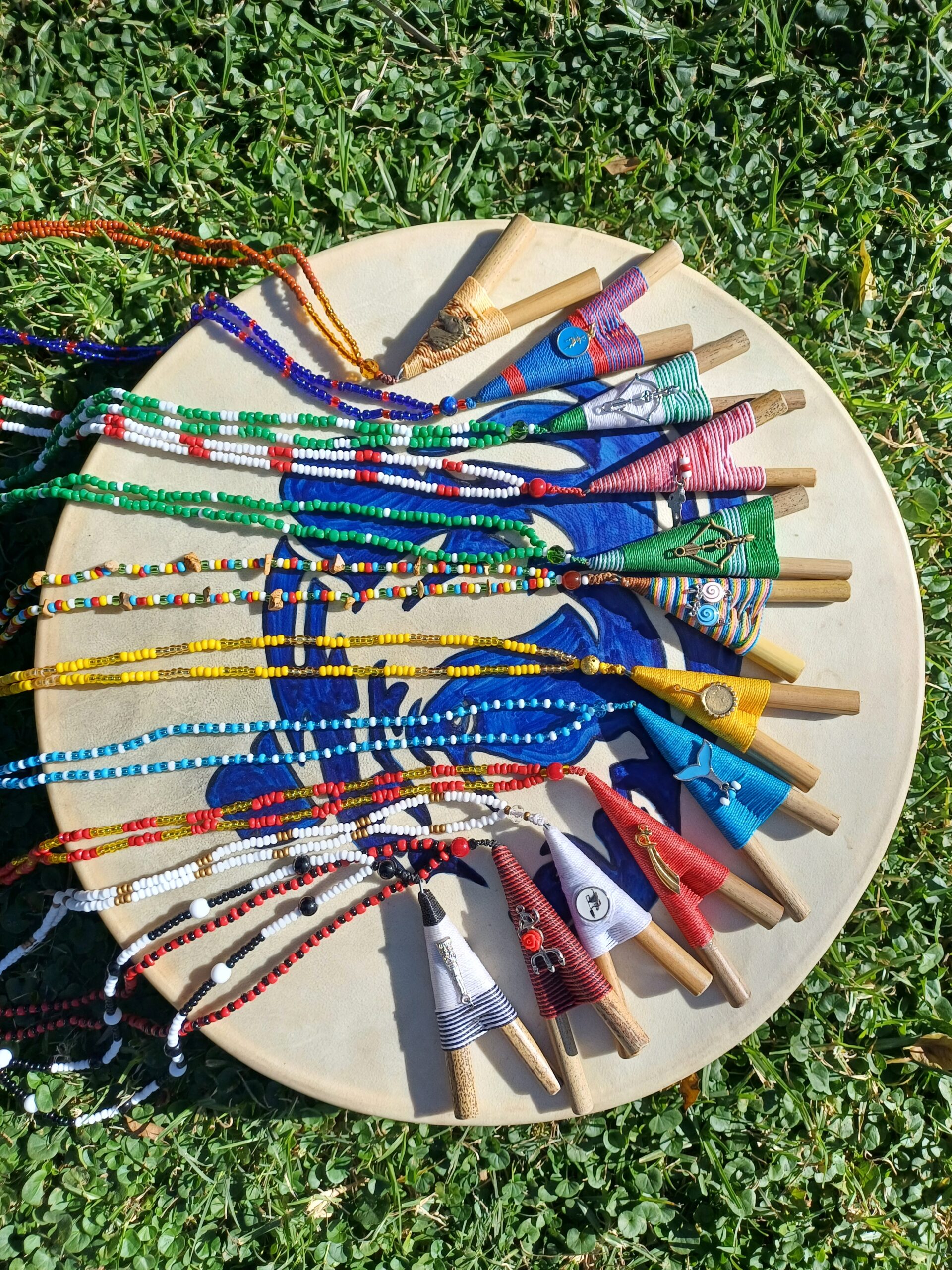 Rapé Kuripes made from Bamboo with a beaded necklace - Image 6