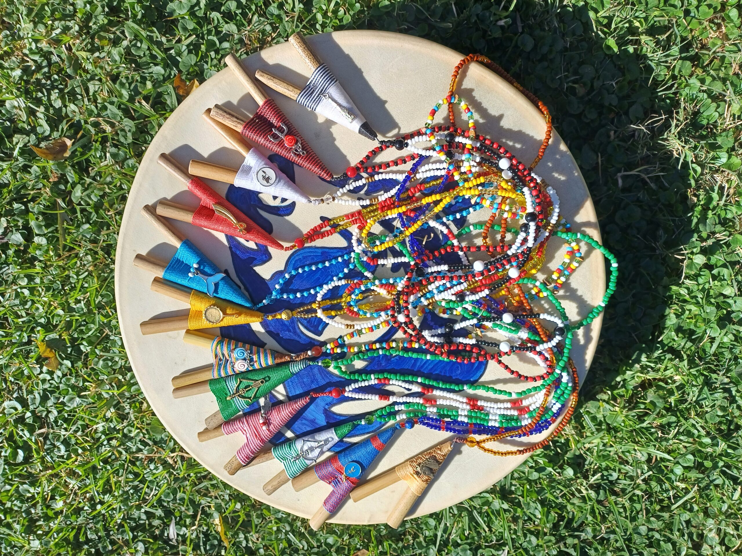 Rapé Kuripes made from Bamboo with a beaded necklace